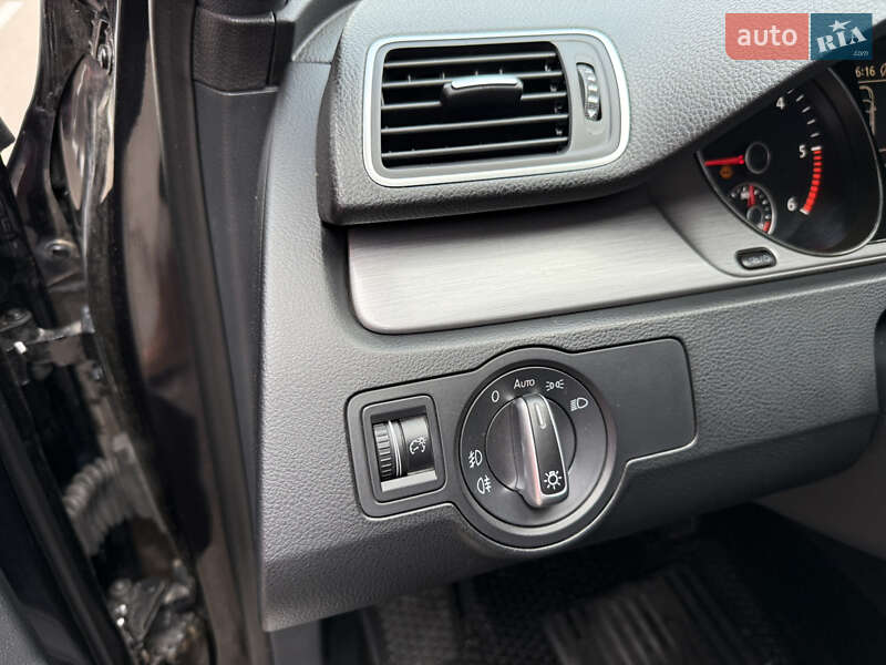 Универсал Volkswagen Passat 2014 в Киеве
