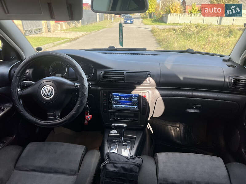 Универсал Volkswagen Passat 2003 в Звягеле
