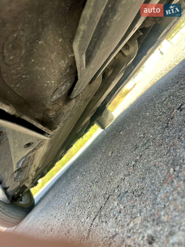 Универсал Volkswagen Passat 2003 в Звягеле