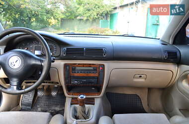 Седан Volkswagen Passat 2000 в 