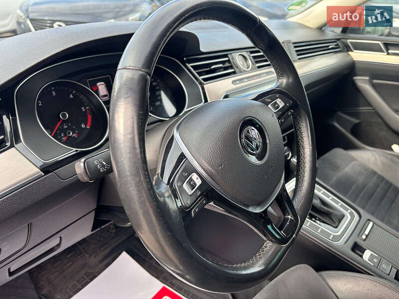 Універсал Volkswagen Passat 2017 в Запоріжжі