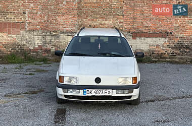 Універсал Volkswagen Passat 1989 в Рівному