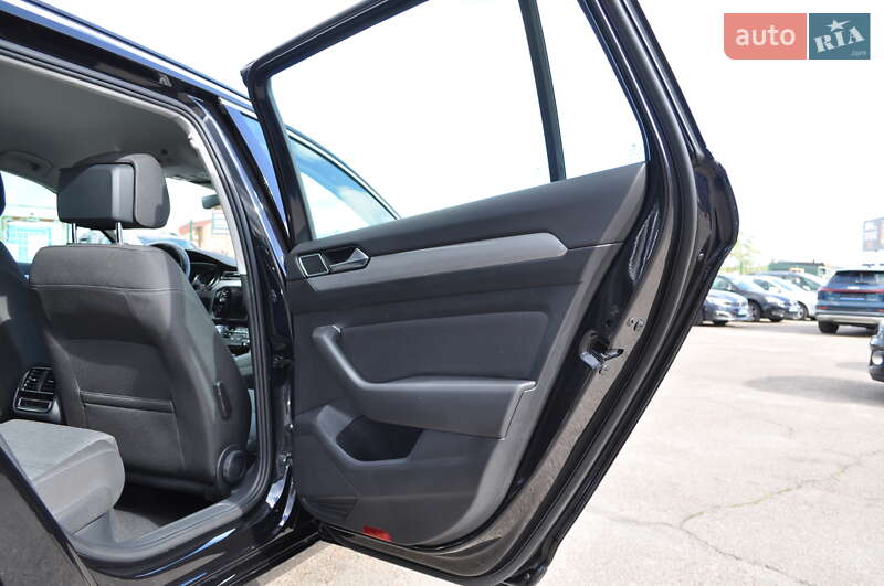 Универсал Volkswagen Passat 2022 в Киеве