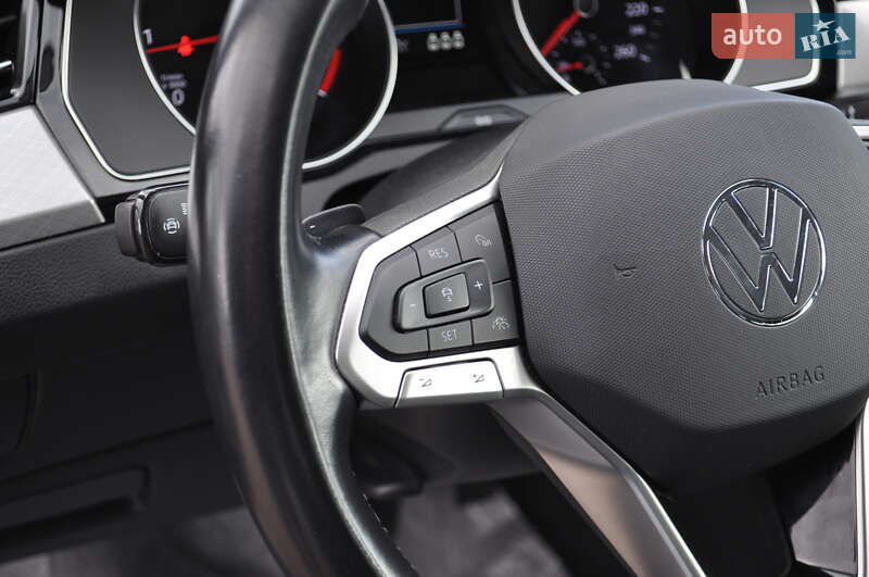Универсал Volkswagen Passat 2022 в Киеве