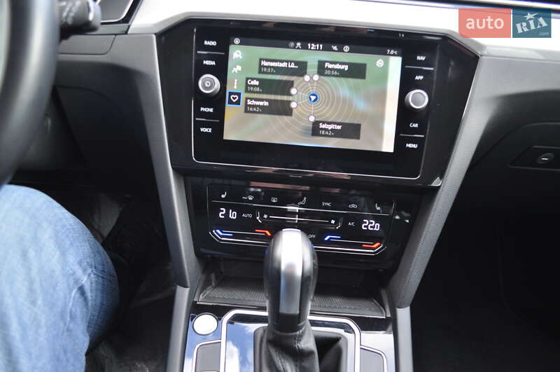 Универсал Volkswagen Passat 2022 в Киеве