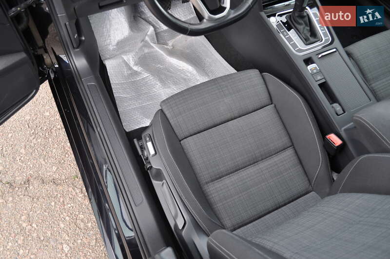 Универсал Volkswagen Passat 2022 в Киеве