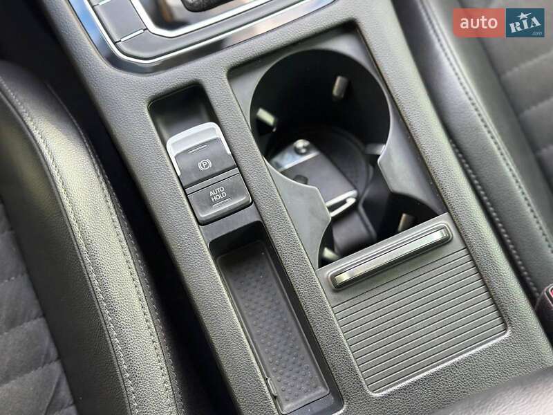 Седан Volkswagen Passat 2017 в Одессе