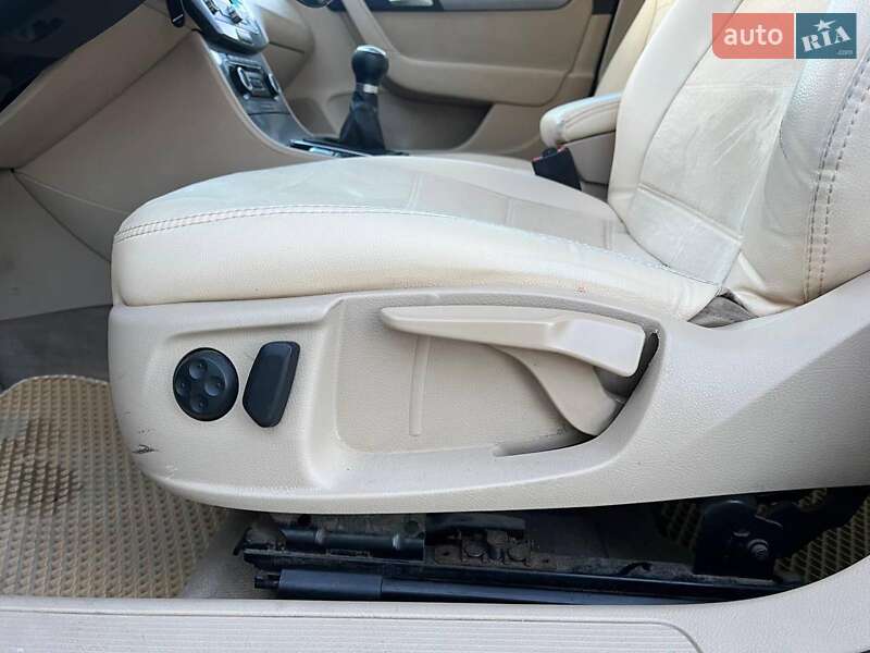 Універсал Volkswagen Passat 2011 в Львові фото 20 Універсал Volkswagen Passat 2011 в Львові