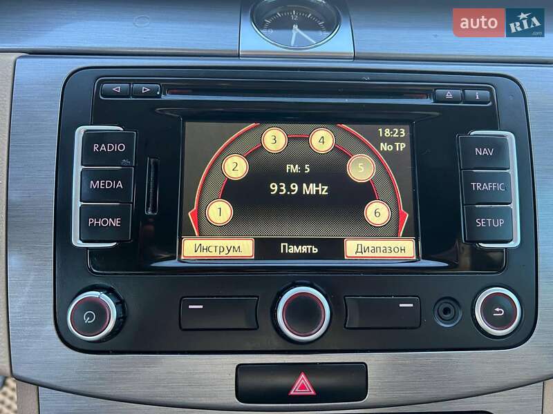 Універсал Volkswagen Passat 2011 в Львові фото 29 Універсал Volkswagen Passat 2011 в Львові