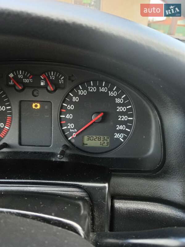 Универсал Volkswagen Passat 2000 в Коломые