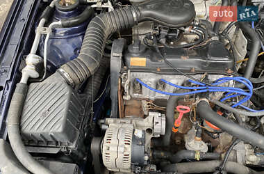 Универсал Volkswagen Passat 1995 в 