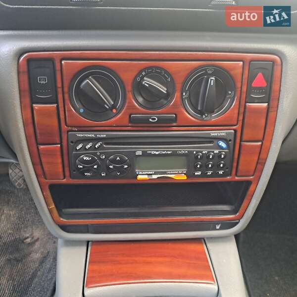 Седан Volkswagen Passat 1999 в Городке