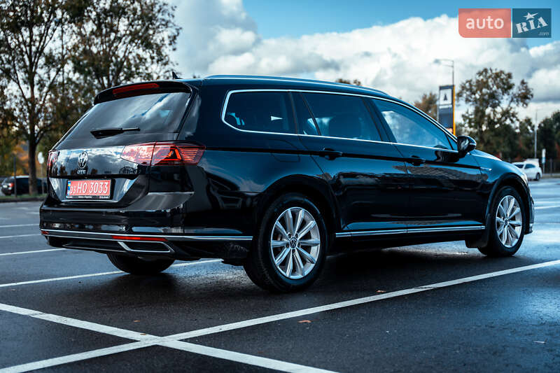 Универсал Volkswagen Passat 2021 в Киеве