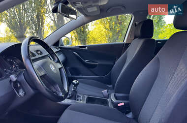 Седан Volkswagen Passat 2006 в 