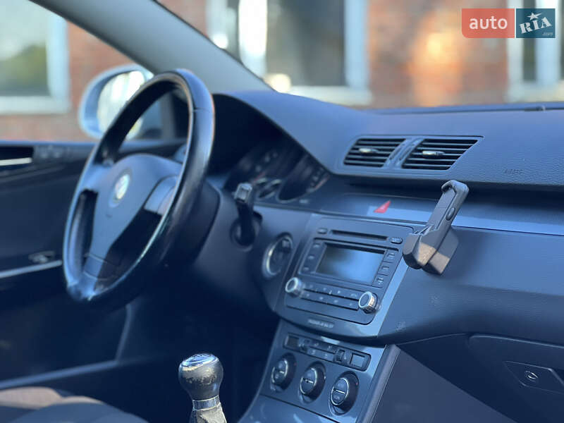 Седан Volkswagen Passat 2006 в Лубнах