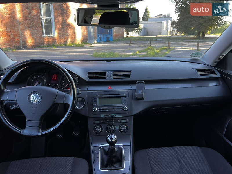 Седан Volkswagen Passat 2006 в Лубнах