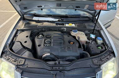 Седан Volkswagen Passat 2003 в 