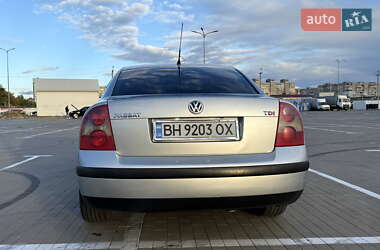 Седан Volkswagen Passat 2003 в 