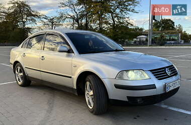 Седан Volkswagen Passat 2003 в 