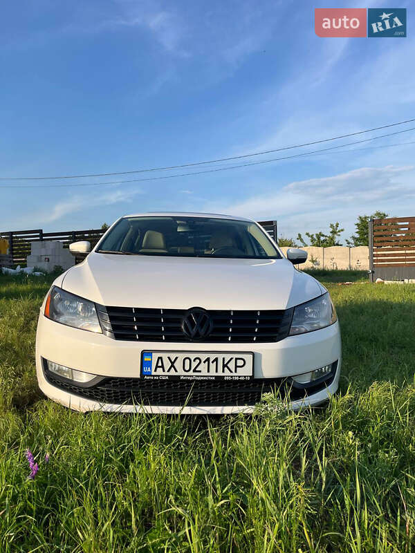 Седан Volkswagen Passat 2012 в Харькове