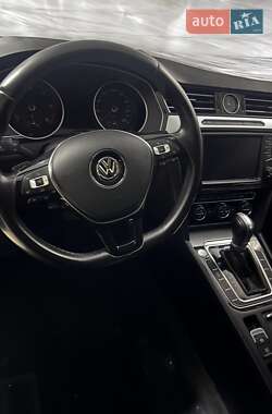 Універсал Volkswagen Passat 2015 в Івано-Франківську