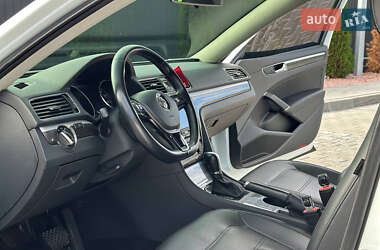 Седан Volkswagen Passat 2015 в 