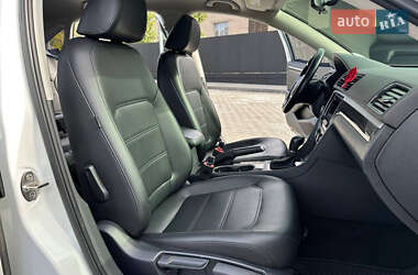 Седан Volkswagen Passat 2015 в 