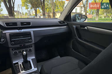 Седан Volkswagen Passat 2013 в 