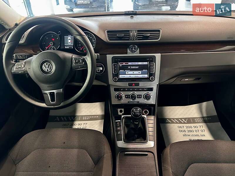 Седан Volkswagen Passat 2013 в Львове