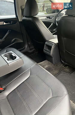 Седан Volkswagen Passat 2015 в 