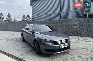 Седан Volkswagen Passat 2015 в Луцьку