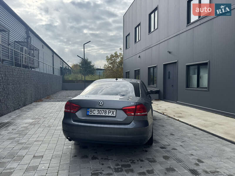 Седан Volkswagen Passat 2015 в Луцке