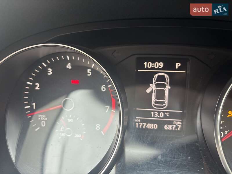 Седан Volkswagen Passat 2015 в Львове