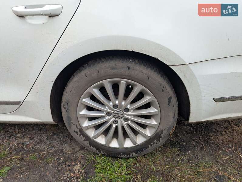 Седан Volkswagen Passat 2016 в Сумах