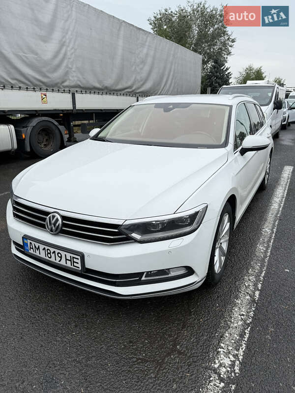Универсал Volkswagen Passat 2018 в Житомире