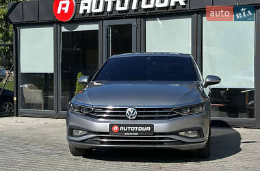 Седан Volkswagen Passat 2020 в Чернівцях