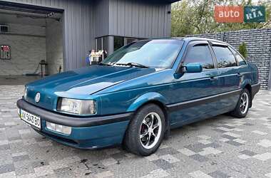 Седан Volkswagen Passat 1991 в 