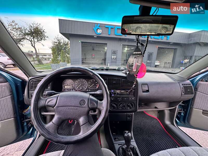Седан Volkswagen Passat 1991 в Харькове