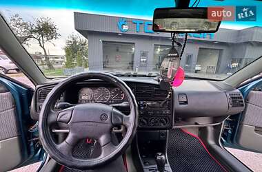 Седан Volkswagen Passat 1991 в 