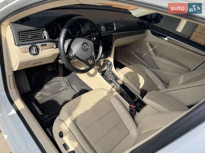 Седан Volkswagen Passat 2017 в Дніпрі