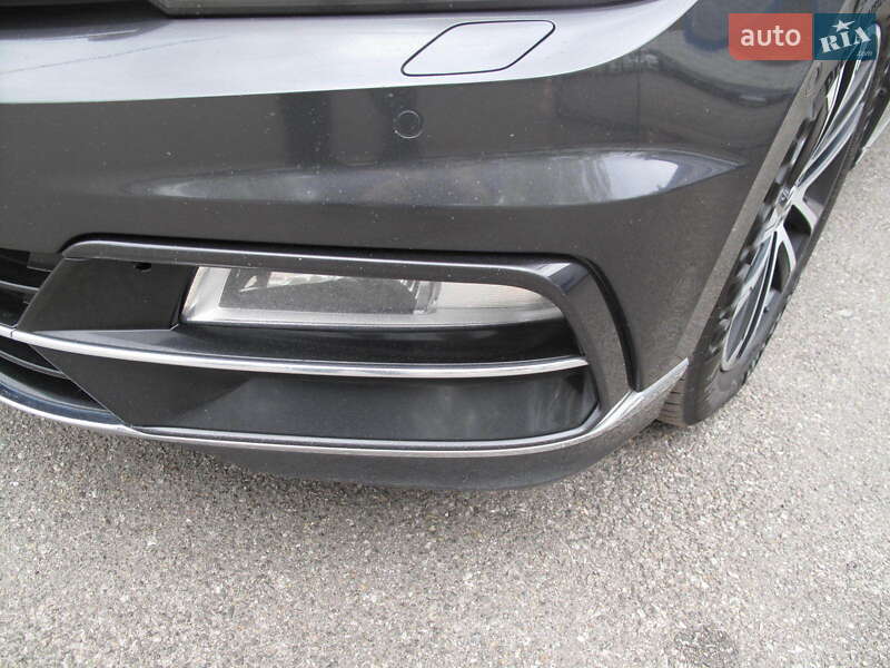 Седан Volkswagen Passat 2018 в Киеве