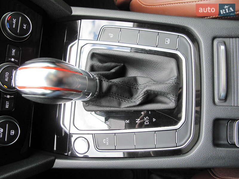 Седан Volkswagen Passat 2018 в Киеве