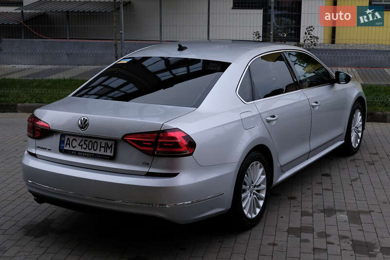 Седан Volkswagen Passat 2016 в Луцьку