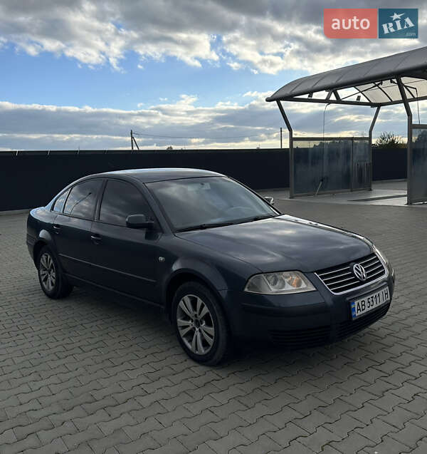 Седан Volkswagen Passat 2002 в Летичіві
