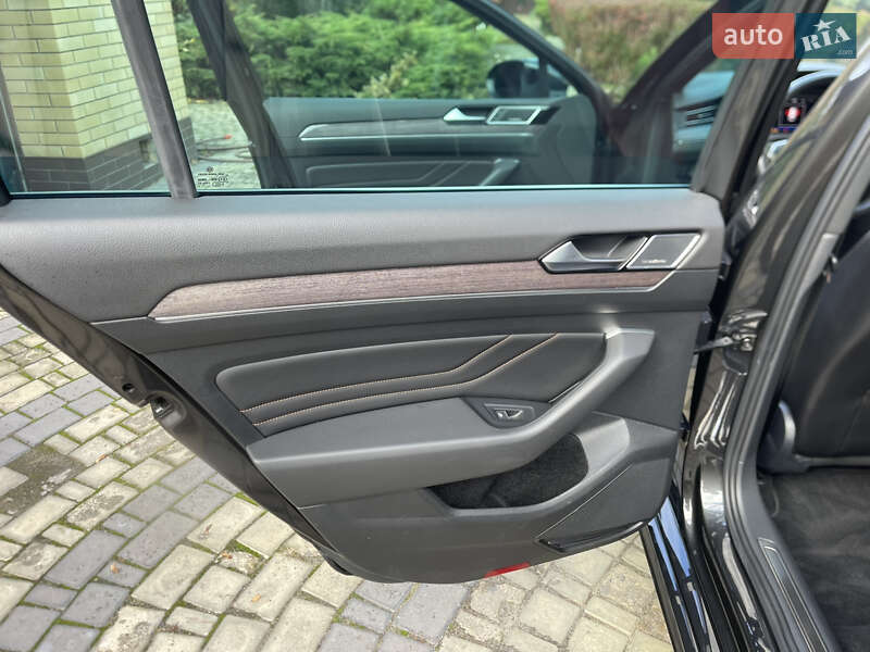 Универсал Volkswagen Passat 2021 в Южном