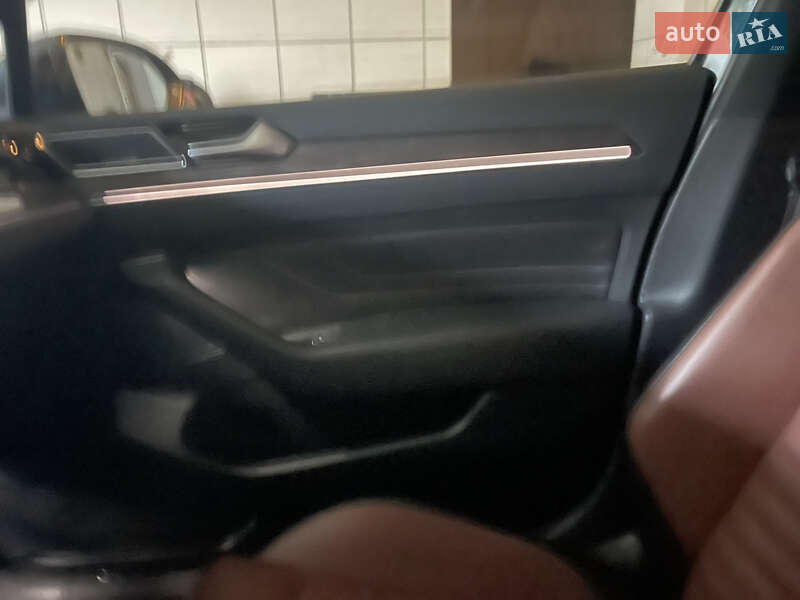 Универсал Volkswagen Passat 2021 в Южном