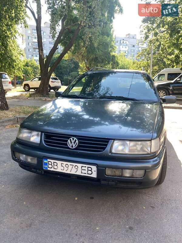 Універсал Volkswagen Passat 1995 в Кременчуці