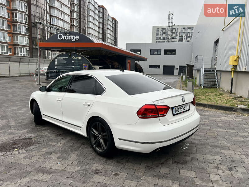 Седан Volkswagen Passat 2012 в Львове