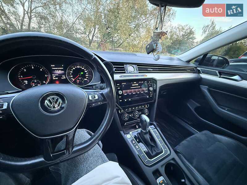 Седан Volkswagen Passat 2017 в Шептицькому