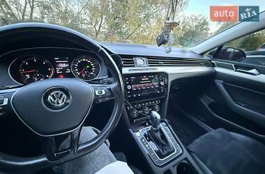 Седан Volkswagen Passat 2017 в 